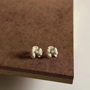 Gradient Phalaenopsis With Pearls Earrings